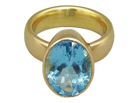 Schwerer Ring mit Topas in Swiss Blue