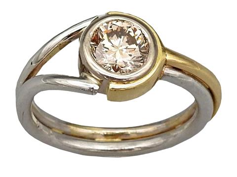 Besonderer Ring mit cognacfarbenen Diamant in bicolor