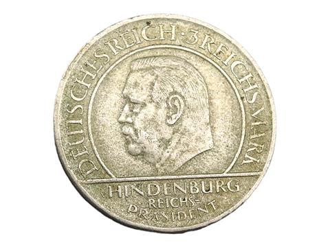 Eine 3 RM Münze Hindenburg