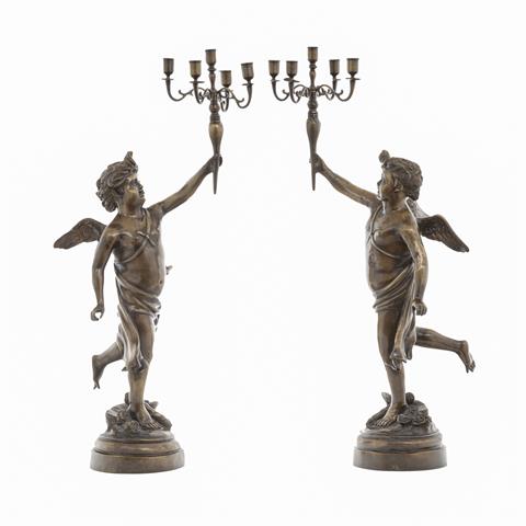 Bronze, Imposante Kerzenleuchter mit Putten
