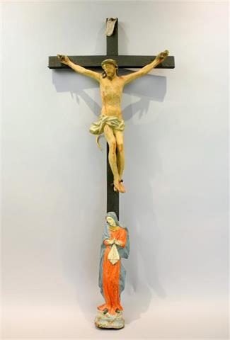 Kreuz mit Marienfigur