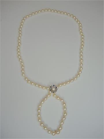 Lange Perlenkette mit Weißgold-Verschluss