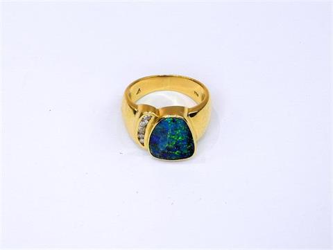 Schwerer Opal-Diamant-Ring