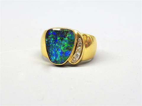 Schwerer Opal-Diamant-Ring