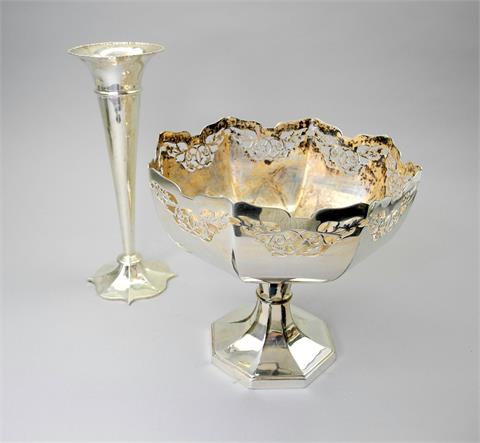 Fußschale und schmale Silber-Vase