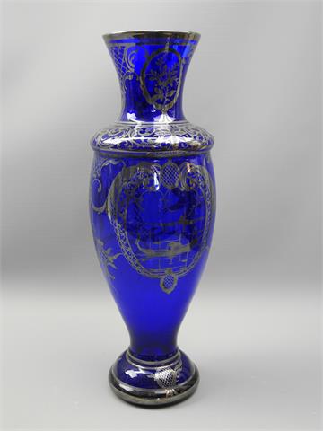 Kobaltblaue Vase mit feinen Verzierungen