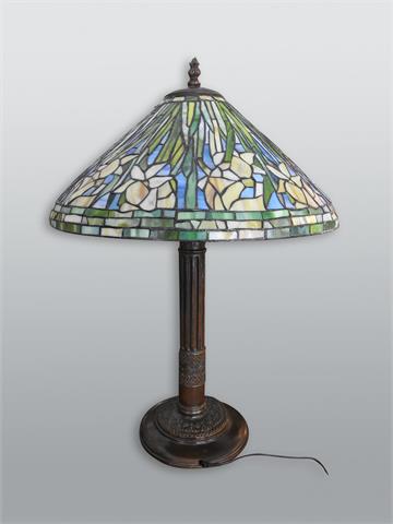 Stehlampe im Design der Tiffany Studios