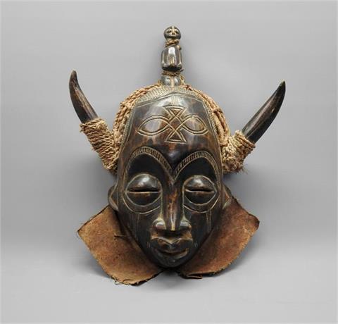 Afrikanische Maske mit Hörnern