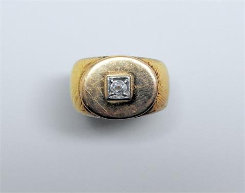 Goldener Diamant-Ring