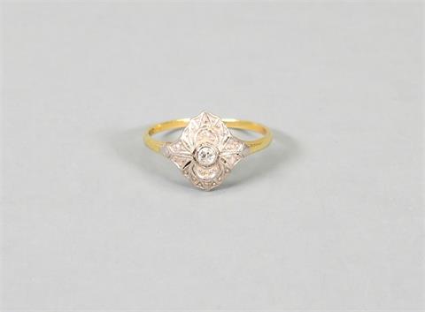Art-déco-Ring mit Diamant