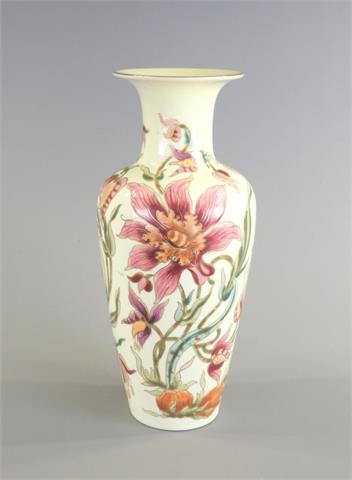 Zsolnay, Blumenverzierte Vase