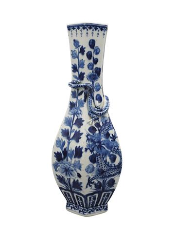 Vase mit zartem Drachenrelief